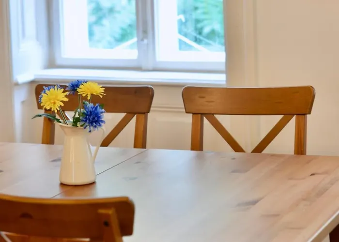 & Charming Viennese Flat